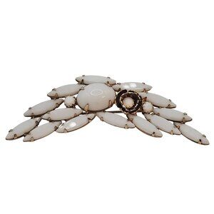 VTG Brooch Elegant Regency Retro White Milk Glass Gold Tone Leaf Floral Classy‎
